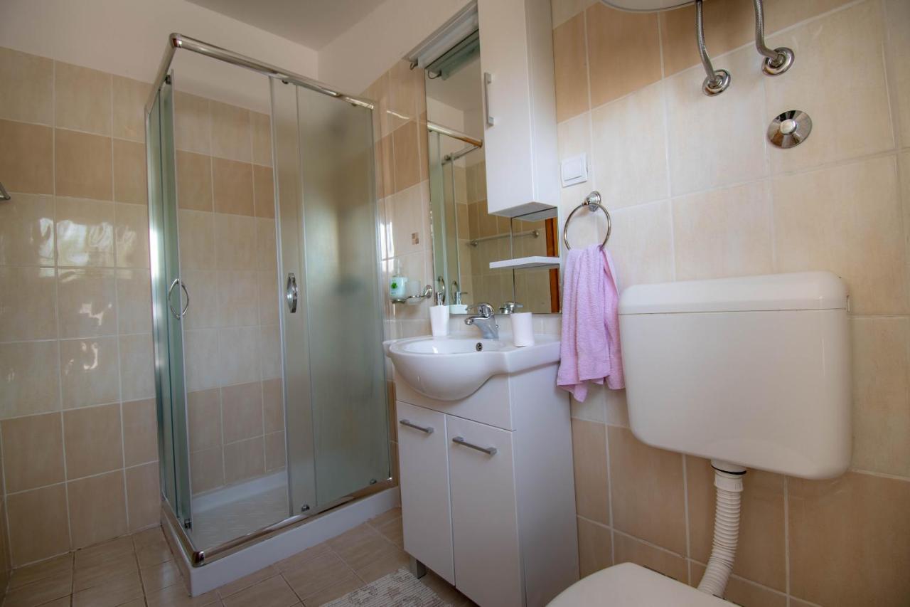 Apartments Betty Borik Rovinj Exterior photo
