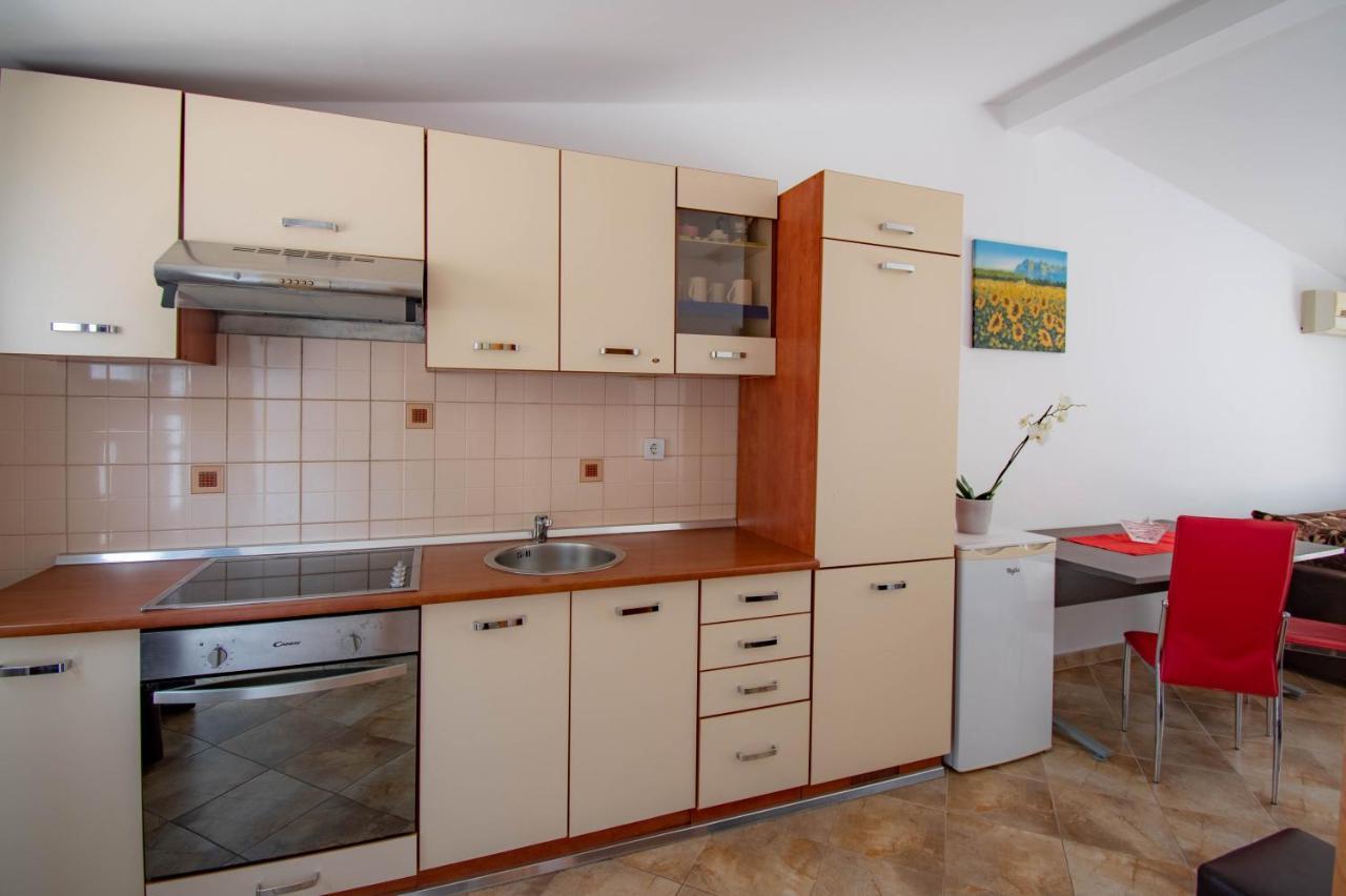 Apartments Betty Borik Rovinj Exterior photo